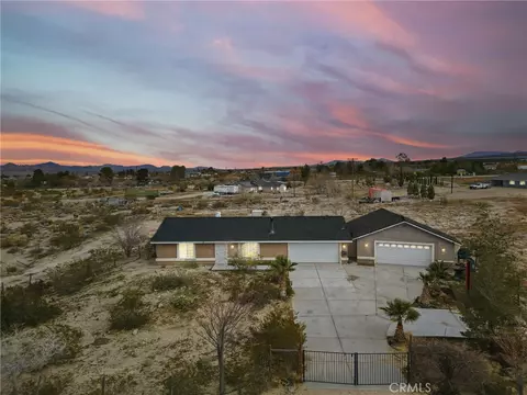 9067 Santa Fe Trl, Lucerne Valley, CA 92356