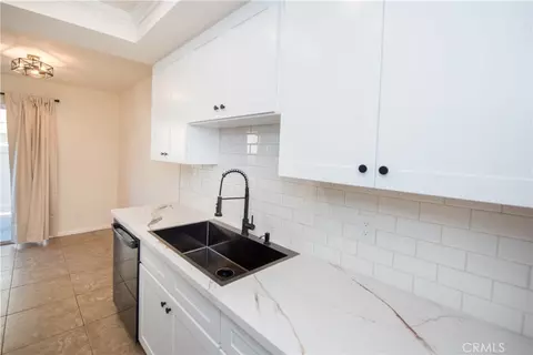Kitchen - 811 Pillar Point Way, Oceanside, CA 92058 photo 2 of 3