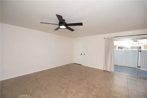 Living - 811 Pillar Point Way, Oceanside, CA 92058 photo 3 of 4