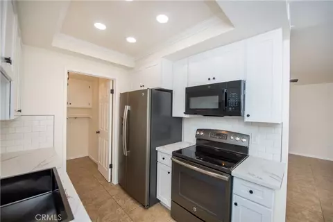 Kitchen - 811 Pillar Point Way, Oceanside, CA 92058 photo 1 of 3
