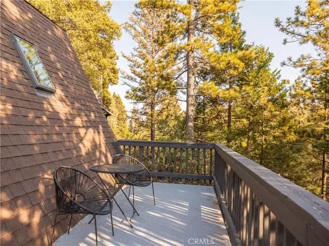Exterior - 399 Rainier Rd, Lake Arrowhead, CA 92352 photo 7 of 9