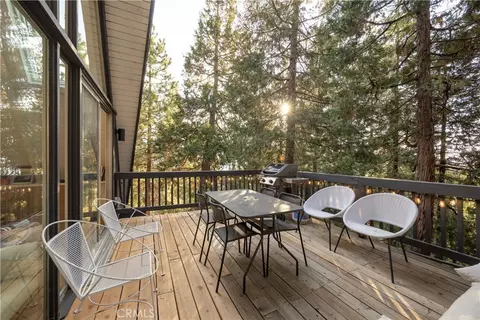 Exterior - 399 Rainier Rd, Lake Arrowhead, CA 92352 photo 8 of 9