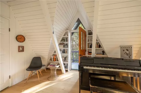Entry Way - 399 Rainier Rd, Lake Arrowhead, CA 92352 photo 1 of 1
