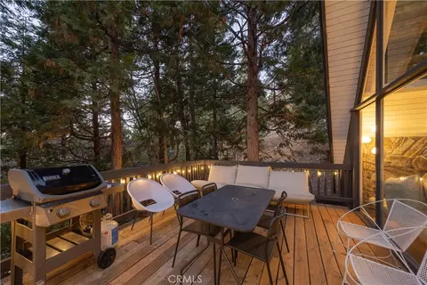 Exterior - 399 Rainier Rd, Lake Arrowhead, CA 92352 photo 5 of 9