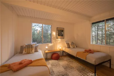 Bedroom - 399 Rainier Rd, Lake Arrowhead, CA 92352 photo 11 of 13