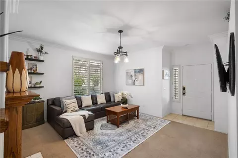 686 Azure #2, Corona, CA 92879
