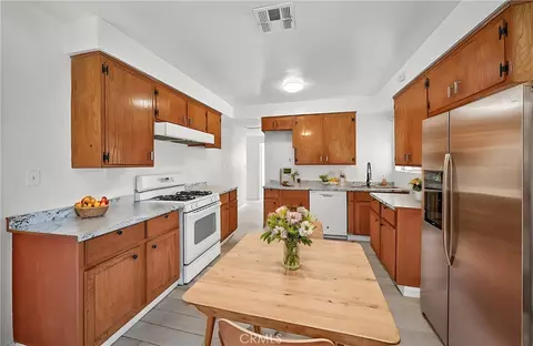 Kitchen - 13555 3rd, Yucaipa, CA 92399 photo 2 of 4