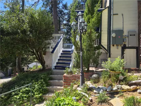 Exterior - 24214 Zurich, Crestline, CA 92325 photo 10 of 16