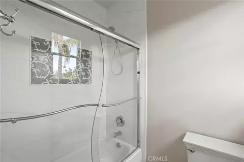 Bath - 1062 Mccall Dr, Corona, CA 92881 photo 3 of 5