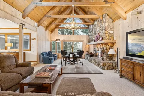 641 Golf Course Rd, Lake Arrowhead, CA 92352