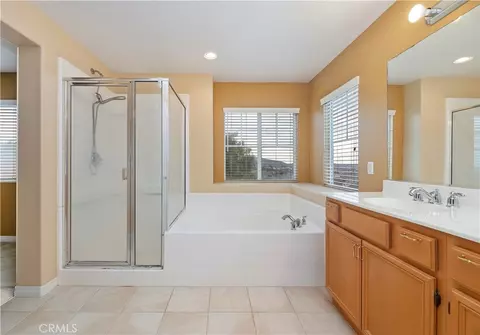 Bath - 595 Dundee Ln, San Marcos, CA 92069 photo 3 of 4