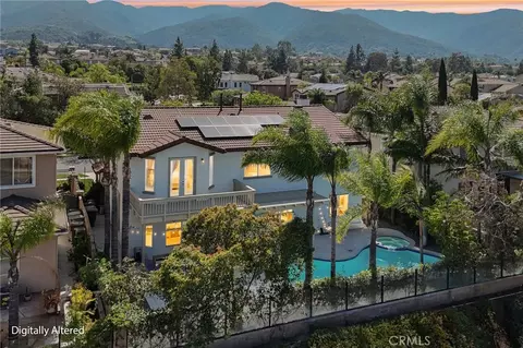 1041 Stanislaus Dr, Corona, CA 92881