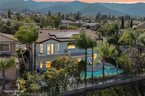 1041 Stanislaus Dr, Corona, CA 92881
