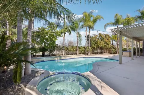 1041 Stanislaus Dr, Corona, CA 92881