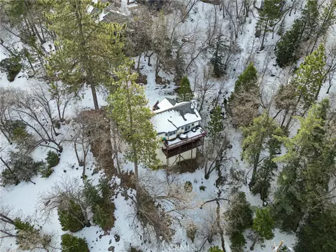 View/Area - 1419 Calgary, Lake Arrowhead, CA 92352 photo 1 of 2