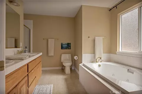 Bath - 1419 Calgary, Lake Arrowhead, CA 92352 photo 2 of 3