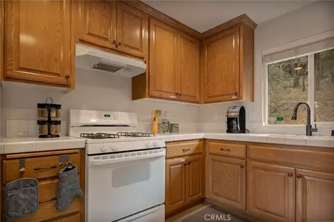 Kitchen - 1419 Calgary, Lake Arrowhead, CA 92352 photo 1 of 1