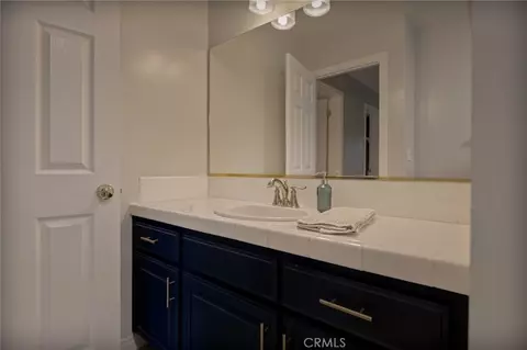 Bath - 1419 Calgary, Lake Arrowhead, CA 92352 photo 3 of 3