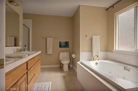 Bath - 1419 Calgary, Lake Arrowhead, CA 92352 photo 2 of 3