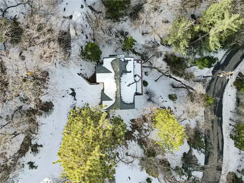 View/Area - 1419 Calgary, Lake Arrowhead, CA 92352 photo 2 of 2