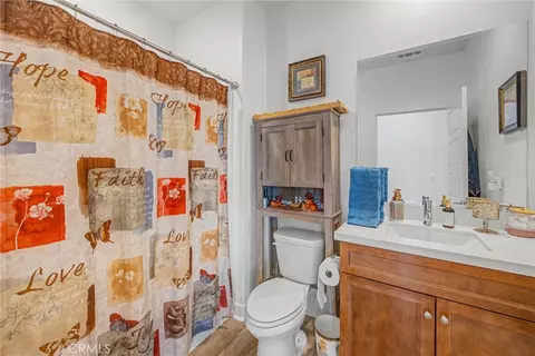 Bath - 1685 Spring Run, Beaumont, CA 92223 photo 1 of 2