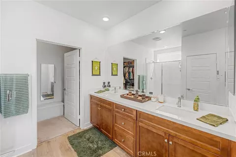 Bath - 1685 Spring Run, Beaumont, CA 92223 photo 2 of 2