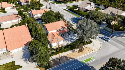 View/Area - 162 Lakeside, Redlands, CA 92373 photo 4 of 8
