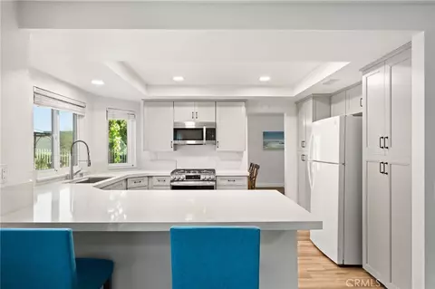 Kitchen - 162 Lakeside, Redlands, CA 92373 photo 2 of 3