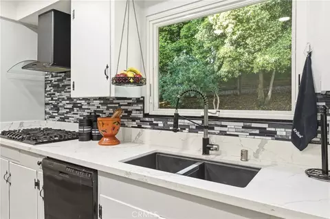 Kitchen - 30993 Palo Alto Dr, Redlands, CA 92373 photo 2 of 3
