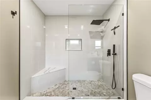 Bath - 30993 Palo Alto Dr, Redlands, CA 92373 photo 3 of 6