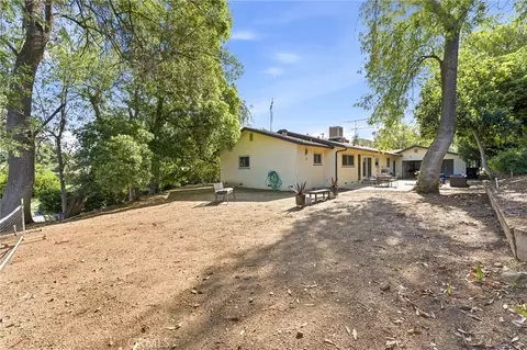 Exterior - 30993 Palo Alto Dr, Redlands, CA 92373 photo 8 of 21