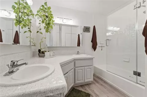 Bath - 30993 Palo Alto Dr, Redlands, CA 92373 photo 6 of 6