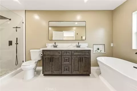 Bath - 30993 Palo Alto Dr, Redlands, CA 92373 photo 1 of 6