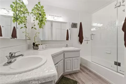 Bath - 30993 Palo Alto Dr, Redlands, CA 92373 photo 6 of 6