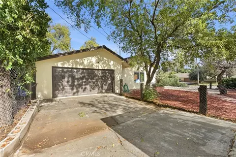 Exterior - 30993 Palo Alto Dr, Redlands, CA 92373 photo 18 of 21