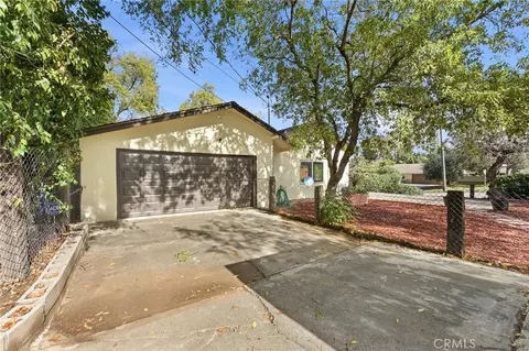 Exterior - 30993 Palo Alto Dr, Redlands, CA 92373 photo 18 of 21