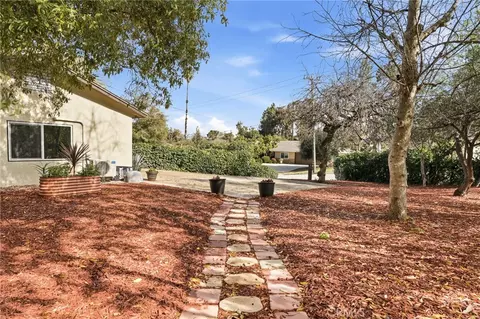 Exterior - 30993 Palo Alto Dr, Redlands, CA 92373 photo 17 of 21