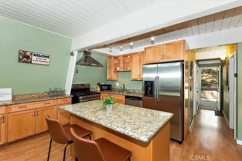 Kitchen - 1351 Silverado, Big Bear City, CA 92314 photo 2 of 2