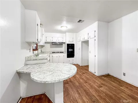 777 S Temescal St #8, Corona, CA 92879