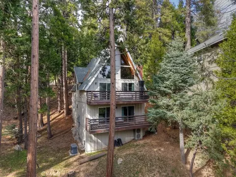 Exterior - 155 Birchwood, Lake Arrowhead, CA 92352 photo 18 of 22