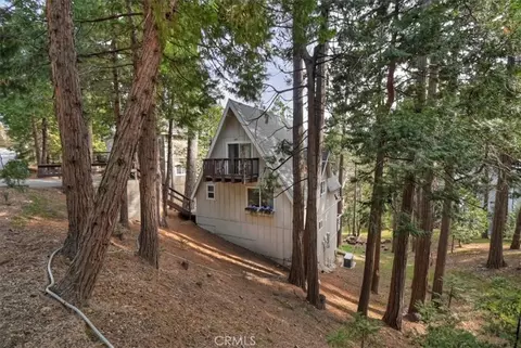 Exterior - 155 Birchwood, Lake Arrowhead, CA 92352 photo 4 of 22