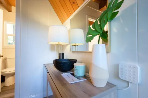 Entry Way - 155 Birchwood, Lake Arrowhead, CA 92352 photo 4 of 7