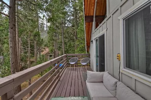 Exterior - 155 Birchwood, Lake Arrowhead, CA 92352 photo 9 of 22