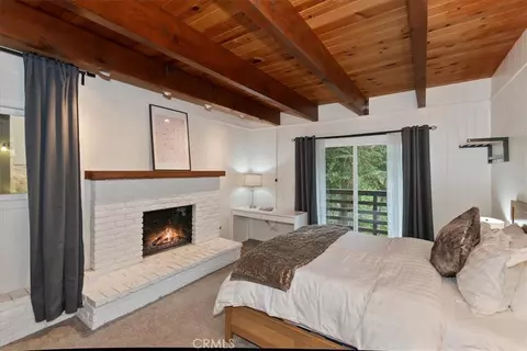 Bedroom - 155 Birchwood, Lake Arrowhead, CA 92352 photo 1 of 6