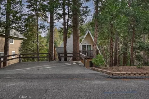 Exterior - 155 Birchwood, Lake Arrowhead, CA 92352 photo 14 of 22