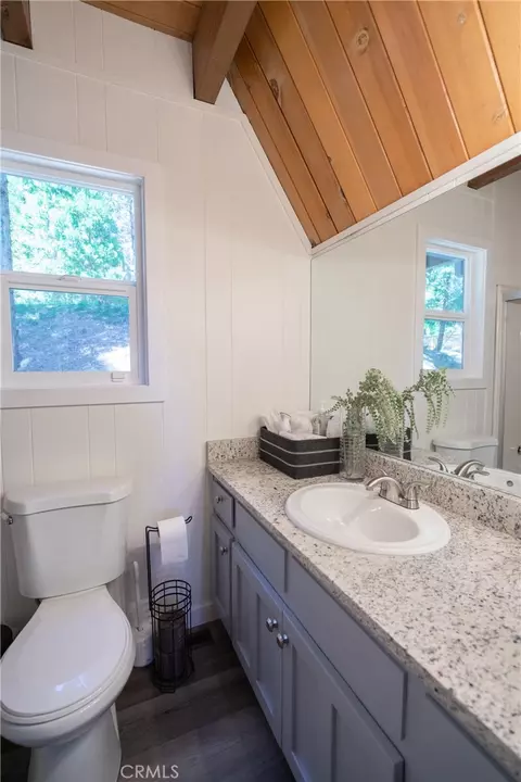 Bath - 155 Birchwood, Lake Arrowhead, CA 92352 photo 2 of 3