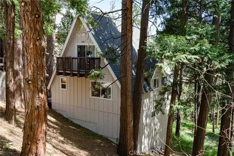 Exterior - 155 Birchwood, Lake Arrowhead, CA 92352 photo 19 of 22