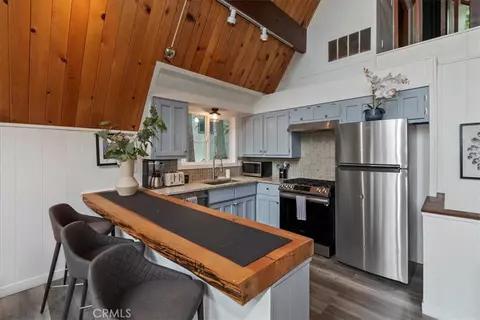 Kitchen - 155 Birchwood, Lake Arrowhead, CA 92352 photo 1 of 6