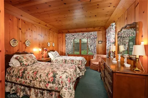 Bedroom - 28641 N Shore Rd, Lake Arrowhead, CA 92352 photo 8 of 10