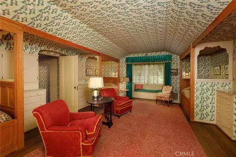 Bedroom - 28641 N Shore Rd, Lake Arrowhead, CA 92352 photo 3 of 10